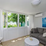 Kate Apartman *